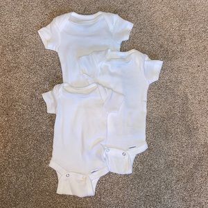 Bundle of (3) NB Organic Gerber Plain White Onesies